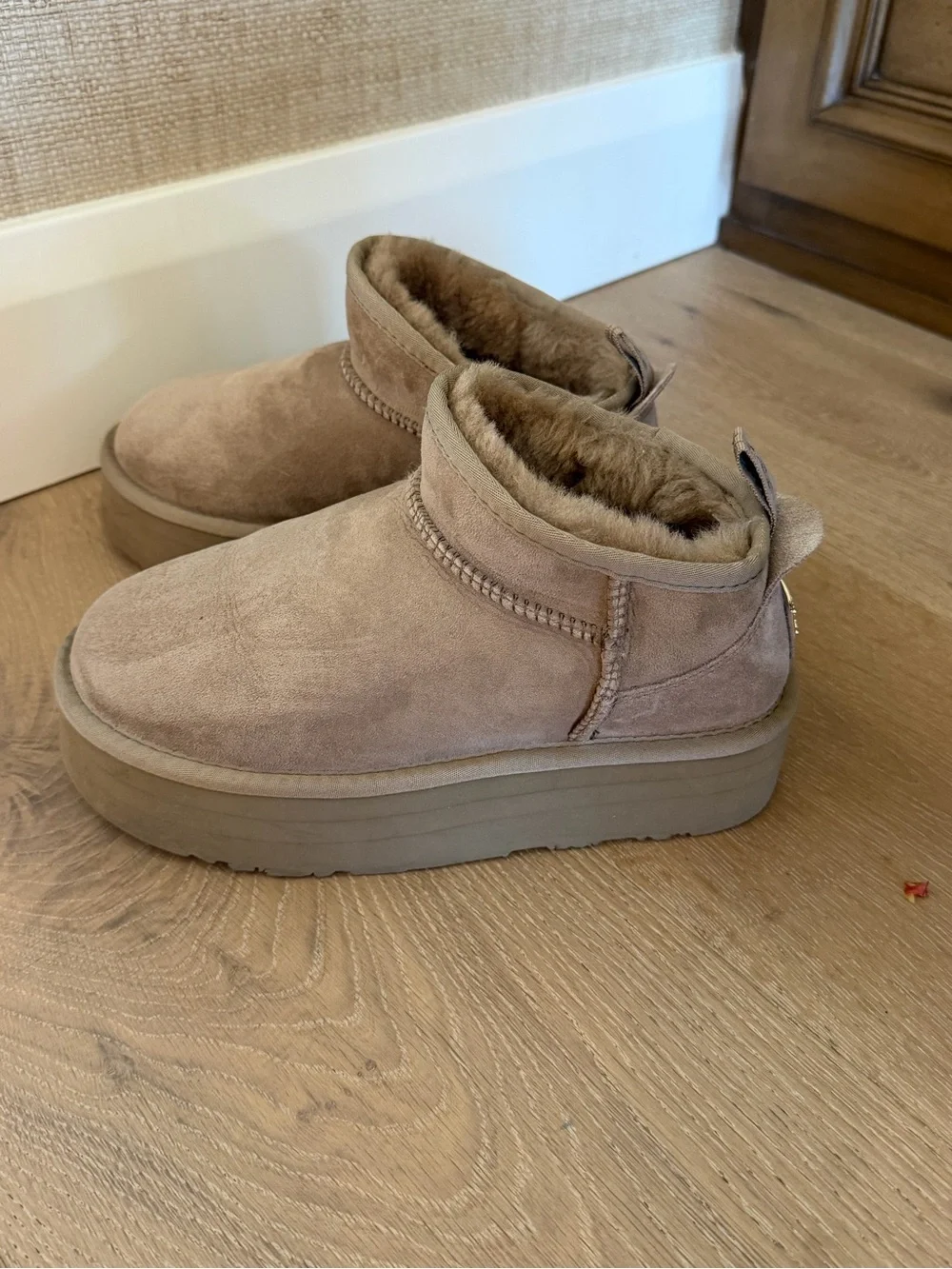 Australia Luxe Collective Women's Short Suede Platform Winter Boots in Taupe